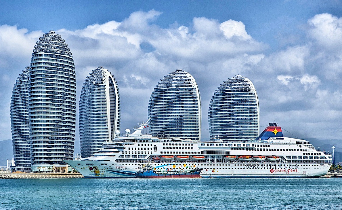 JigsawPuzzle's design:Port Town in China