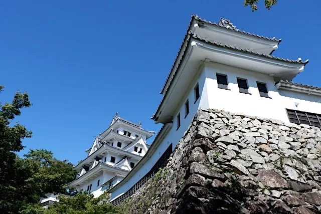 ジグソーパズルのヒント：郡上八幡城