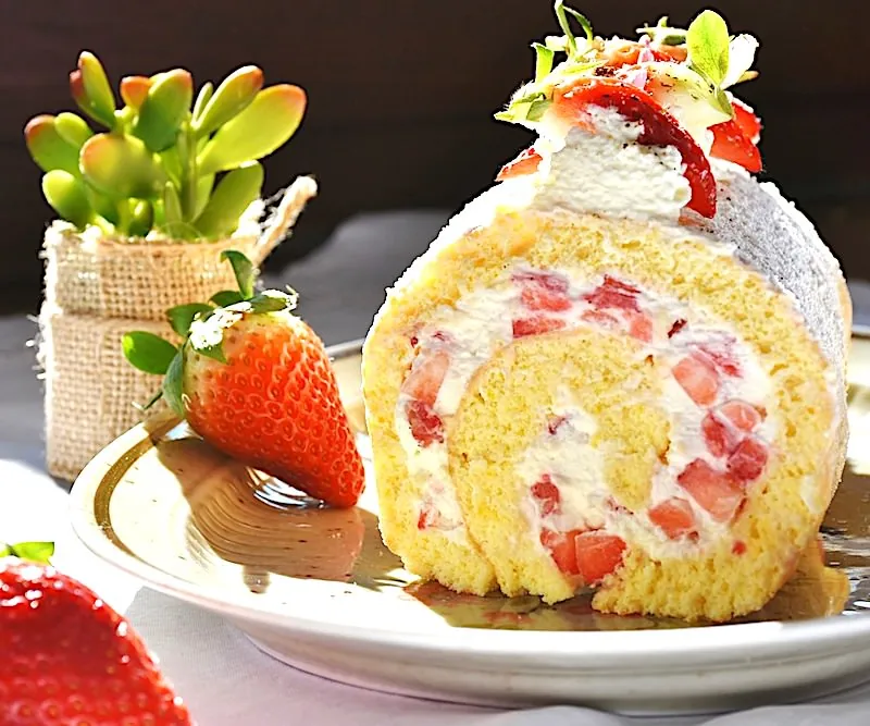 ジグソーパズルのヒント:イチゴのロールケーキ