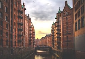 Free Online Jigsaw Puzzle:Cityscape of Hamburg