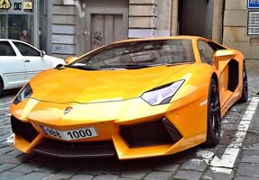 Free Online Jigsaw Puzzle:Yellow Lamborghini