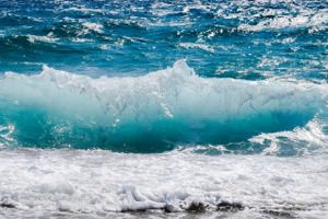 Free Online Jigsaw Puzzle 'Spray of Waves'